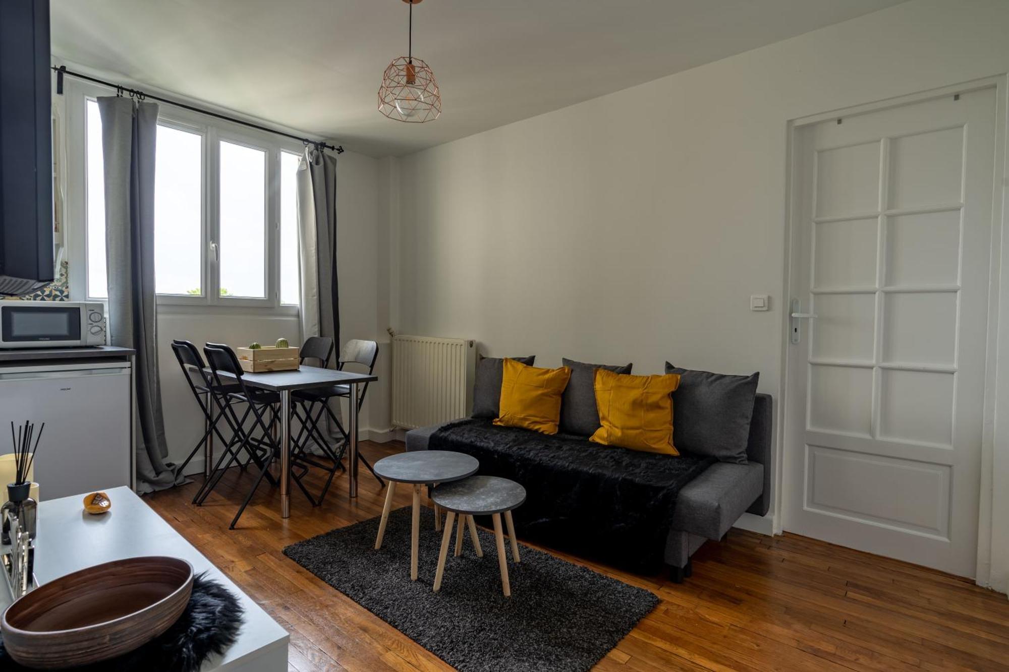 Charmant 2 Pieces Pour 4 Personnes A Courbevoie Apartment Exterior photo